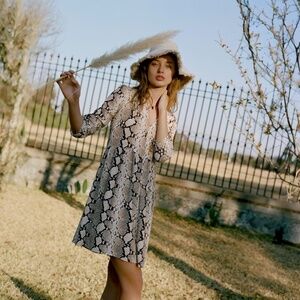 EUC. Maeve {Anthro} White Beige Black <Juno> Snakeskin Babydoll Mini Dress | XS